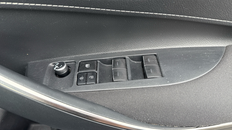 Toyota Corolla 1.8 VVT-i Hybrid Icon Tech 5dr CVT Hybrid Estate